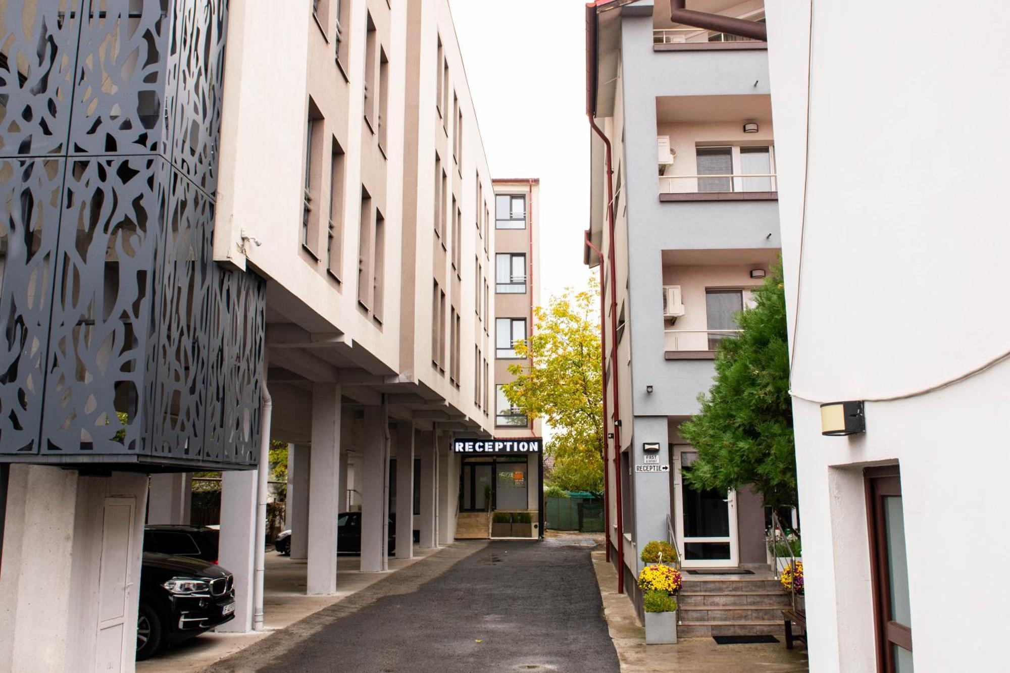 Bucharest Airport Accomodation Aparthotel Otopeni Exteriör bild