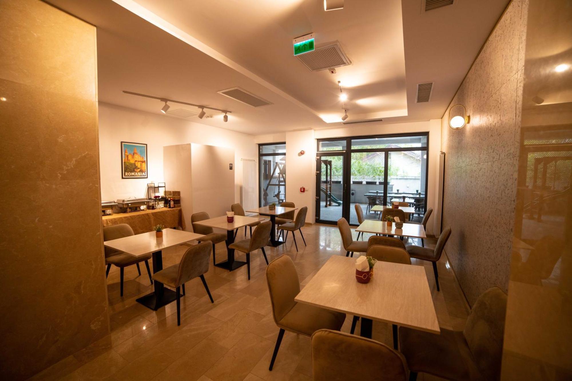 Bucharest Airport Accomodation Aparthotel Otopeni Exteriör bild