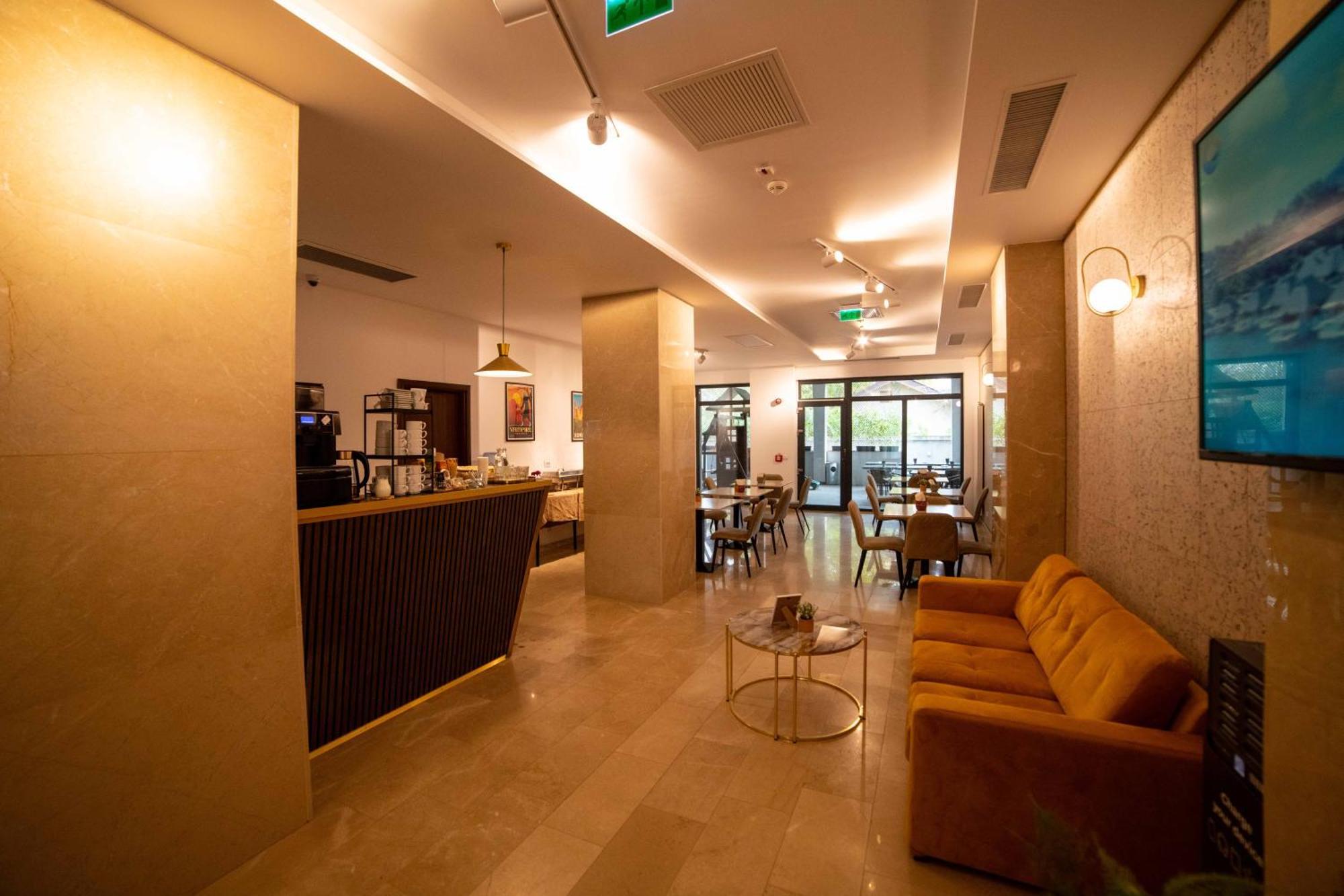 Bucharest Airport Accomodation Aparthotel Otopeni Exteriör bild