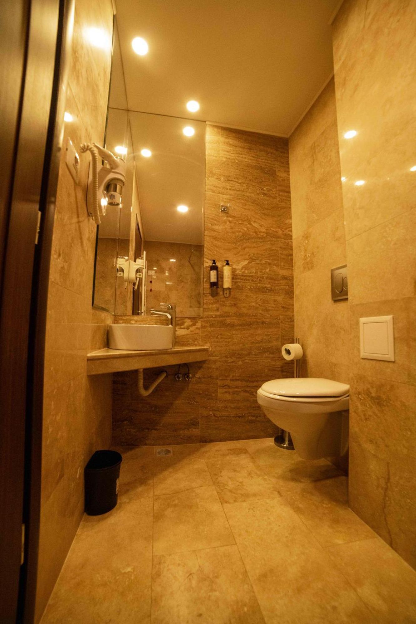 Bucharest Airport Accomodation Aparthotel Otopeni Exteriör bild