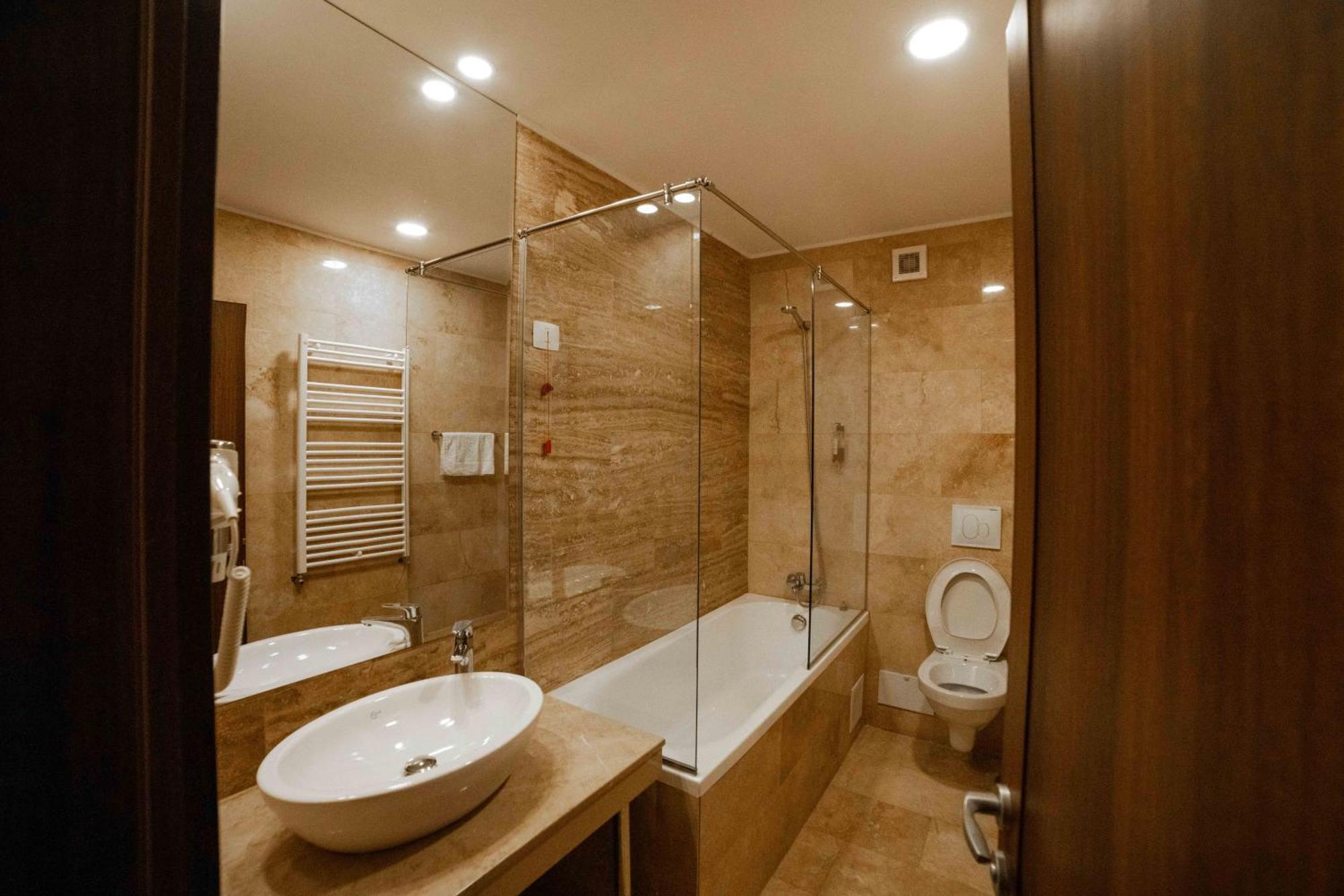 Bucharest Airport Accomodation Aparthotel Otopeni Exteriör bild