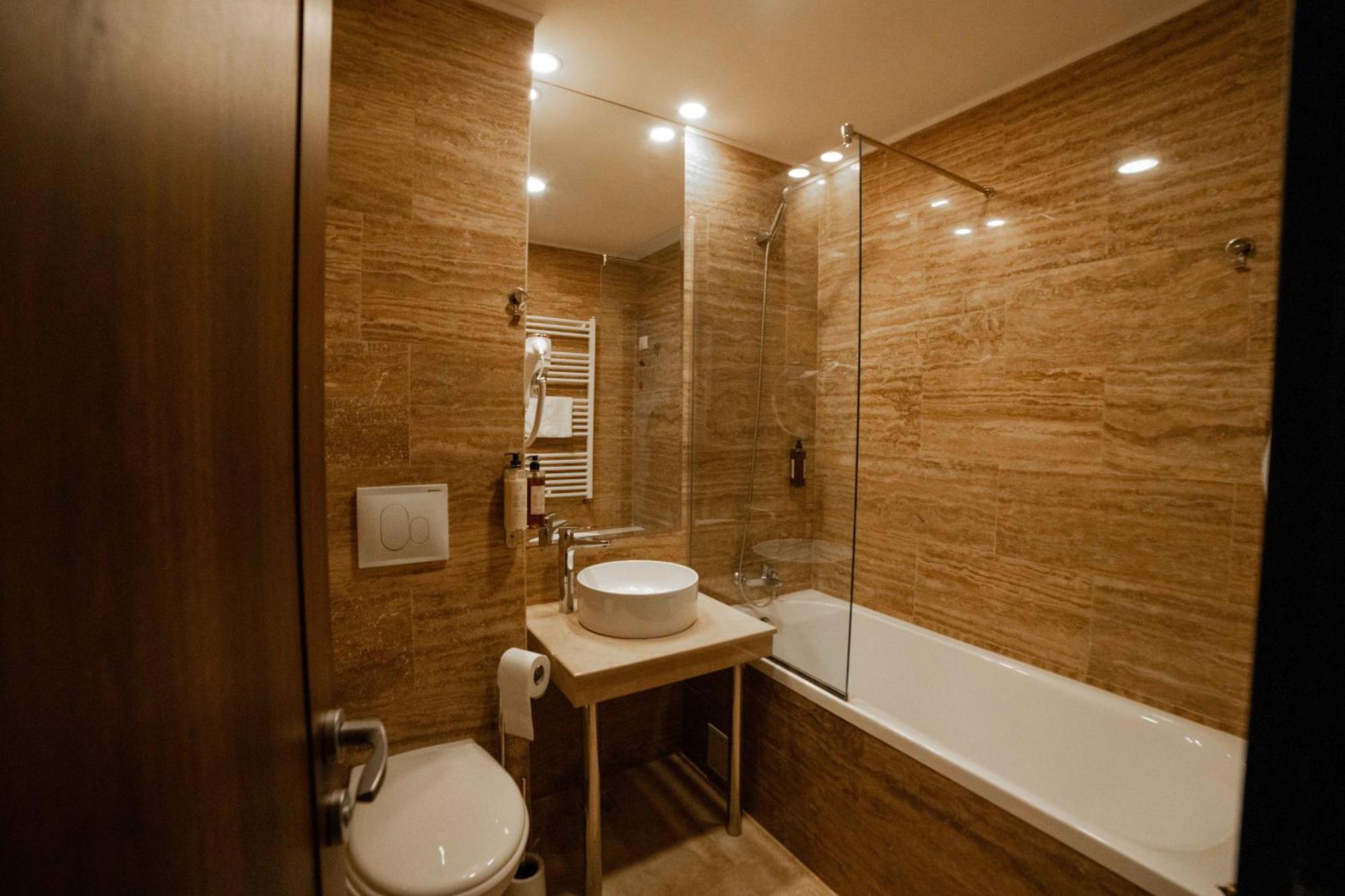 Bucharest Airport Accomodation Aparthotel Otopeni Exteriör bild