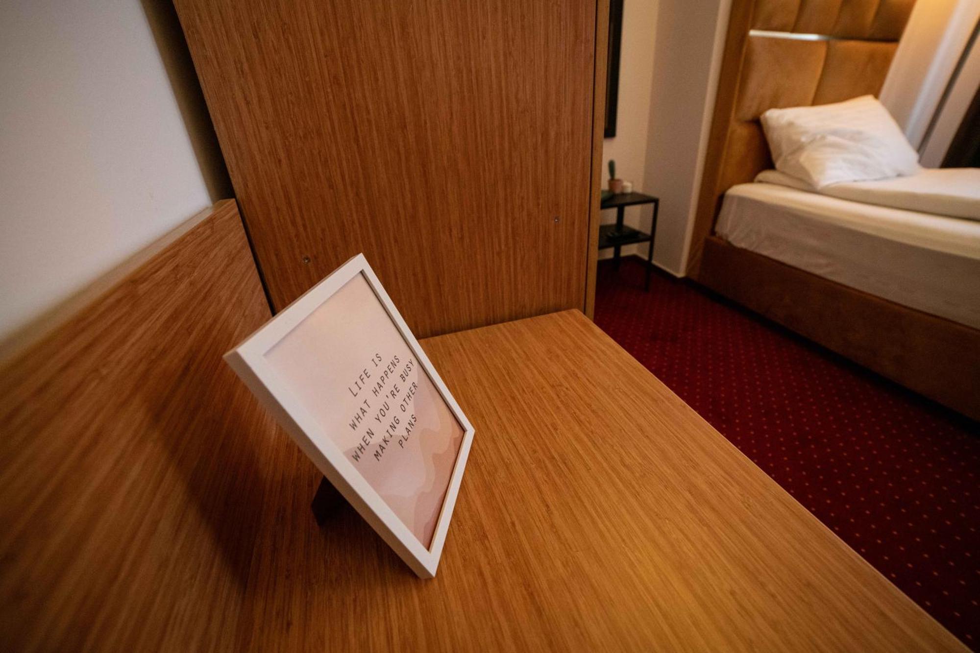 Bucharest Airport Accomodation Aparthotel Otopeni Exteriör bild