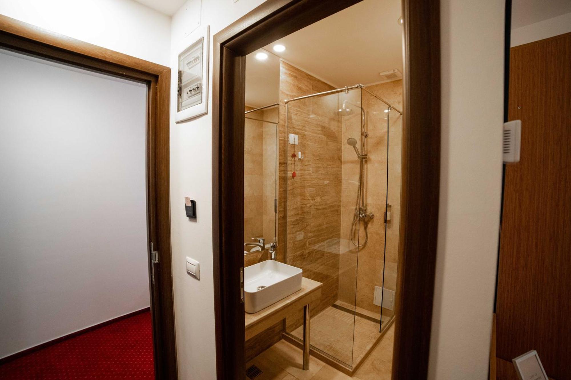 Bucharest Airport Accomodation Aparthotel Otopeni Exteriör bild