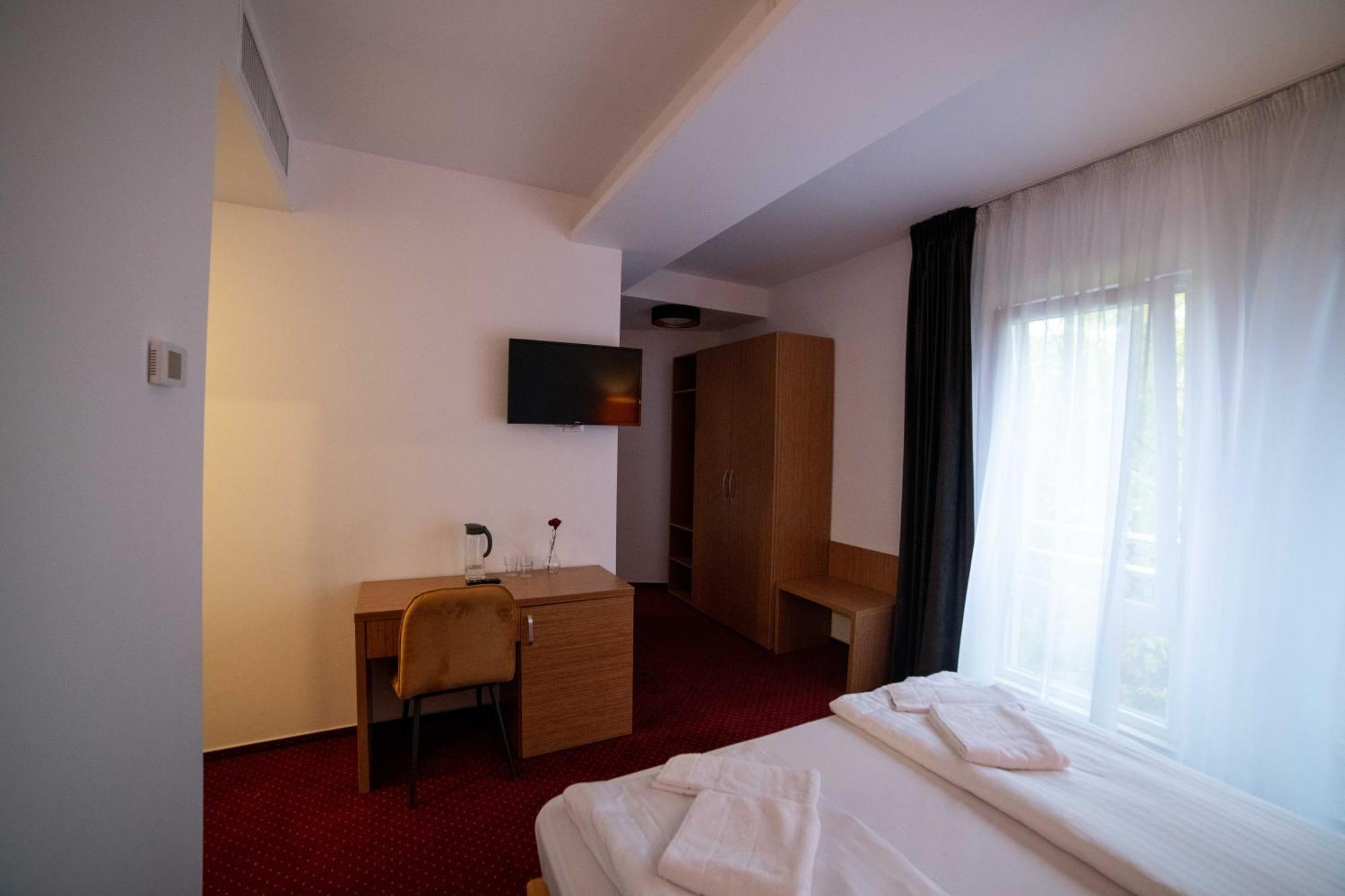 Bucharest Airport Accomodation Aparthotel Otopeni Exteriör bild