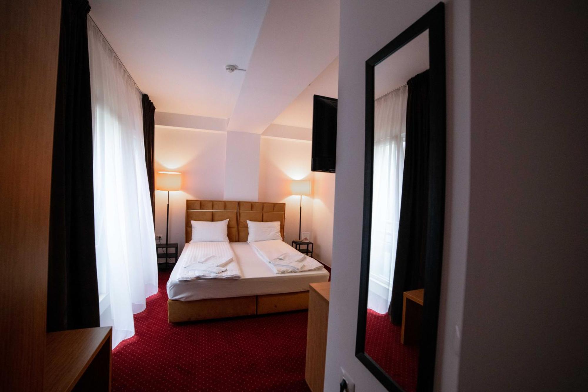 Bucharest Airport Accomodation Aparthotel Otopeni Exteriör bild