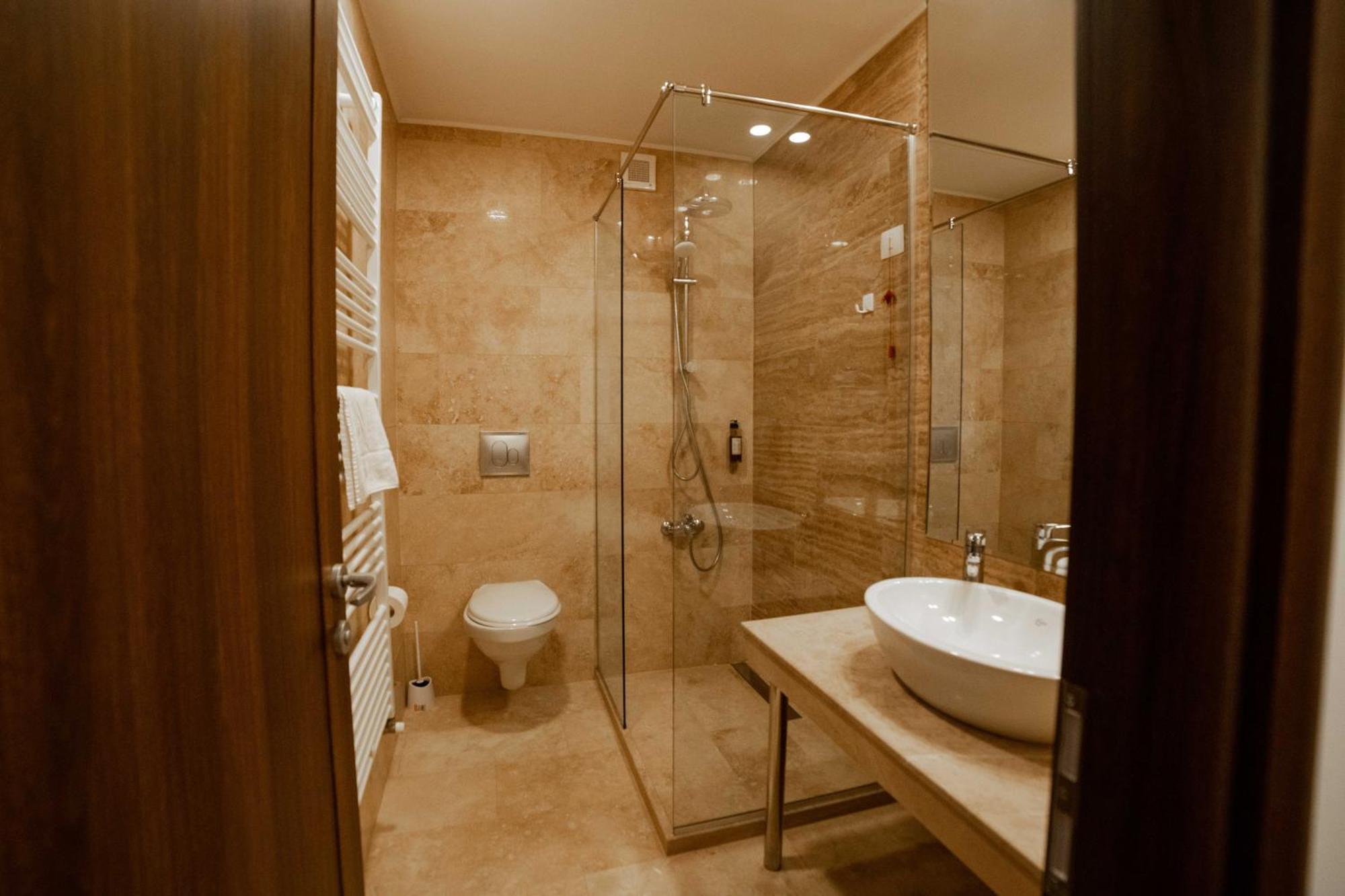 Bucharest Airport Accomodation Aparthotel Otopeni Exteriör bild